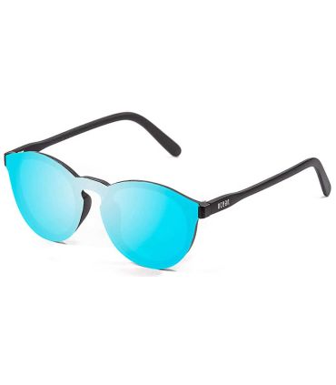 Gafas de sol Ocean Milan Matte Black Revo Blue, montura negro mate y lentes planas azul espejo.