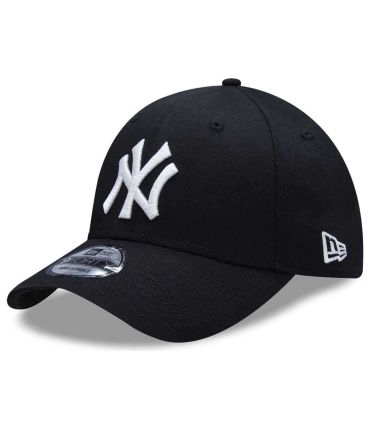 Gorra New Era 9FORTY Essential New York Yankees negra con corona estructurada y visera curva.