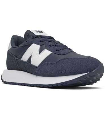New Balance GS237NV1: zapatillas de running para niños con diseño clásico de los años 70 y estilo moderno.
