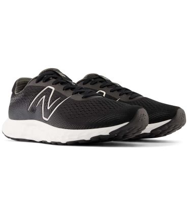 Zapatilla New Balance 520V8 con entresuela de EVA acolchada y malla técnica transpirable para running.