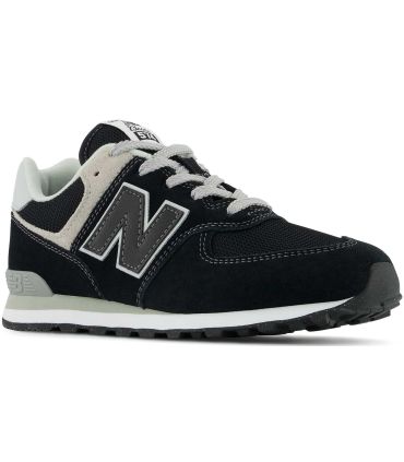 Zapatillas New Balance 574 Core color negro, calzado deportivo clásico y emblemático con diseño versátil.
