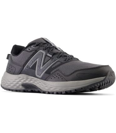 Zapatillas New Balance 410 V8 de trail running con suela AT Tread y amortiguación reactiva para terrenos mixtos.
