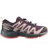 Salomon Xa Pro V8 Waterproof Plum Kitten: zapatilla de montaña infantil impermeable con suela Contagrip y Quicklace.