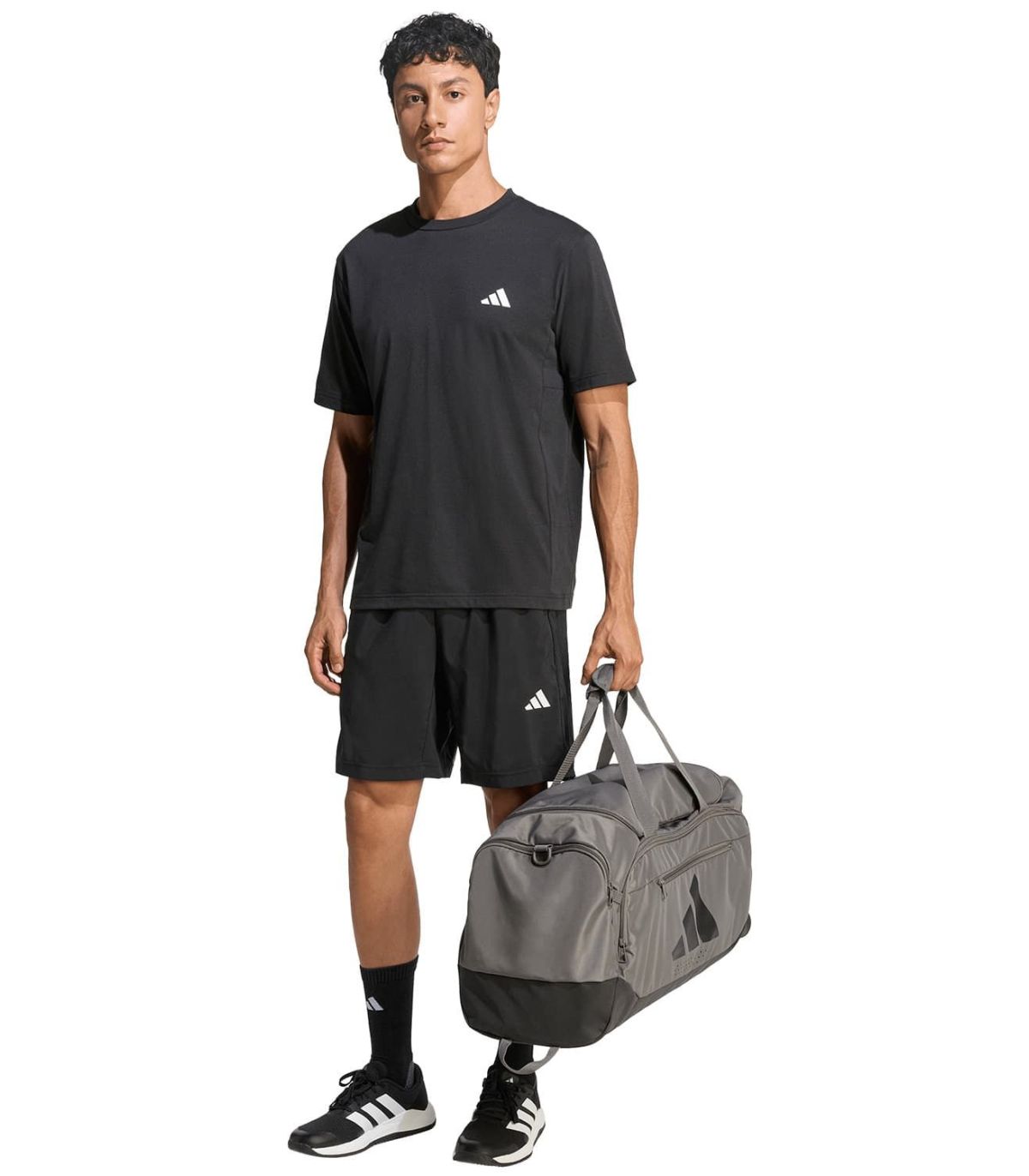 Adidas Pantalón Corto Técnico de Entrenamiento Essentials Base | Paneles Microperforados