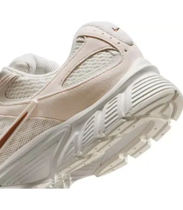 Nike V5 RNR | Tejido calado y espuma de densidad optimizada