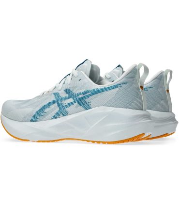 Asics Novablast 4 | Propulsión de balancín y efecto trampolín