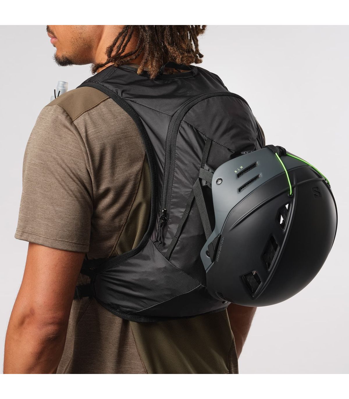 Salomon Cross 8 | Macuto ergonómico ripstop estable 281g