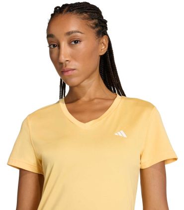 Adidas Camiseta We Min V Nk Amarillo Mujer | Escote pico