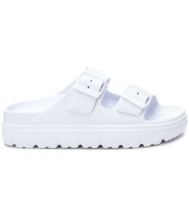 Sandalia XTI 14255007 blanca para mujer: calzado ligero y minimalista para recuperación y uso casual diario.