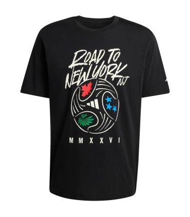 Camiseta Adidas Ftb Wc Ball negra con diseño inspirado en el fútbol mundialista y tejido de alta calidad.