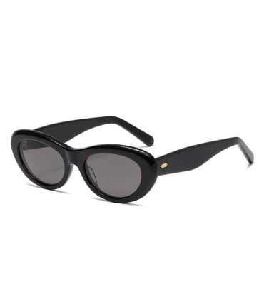 Gafas de sol polarizadas Ocean Sardinero con montura negro brillante y lentes ahumadas para deporte y uso diario.
