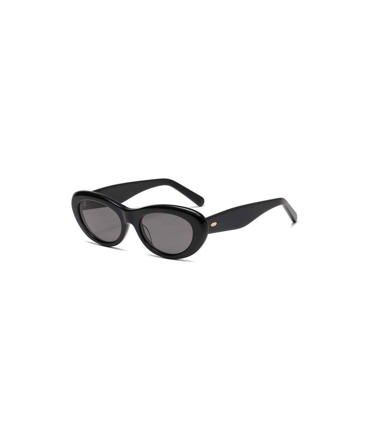 Gafas de sol polarizadas Ocean Sardinero con montura negro brillante y lentes ahumadas para deporte y uso diario.