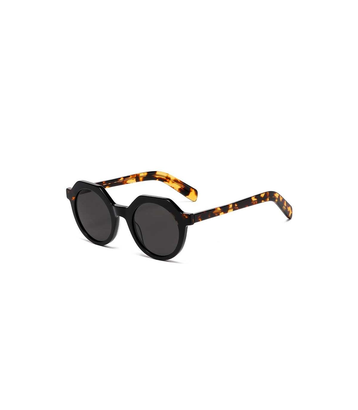 Gafas de sol polarizadas Ocean New Era 2 negras con lentes ahumadas para deporte y uso diario.