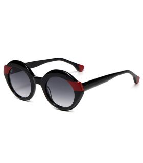 Gafas de sol polarizadas Ocean New Era 8 con montura negra y lentes grises.