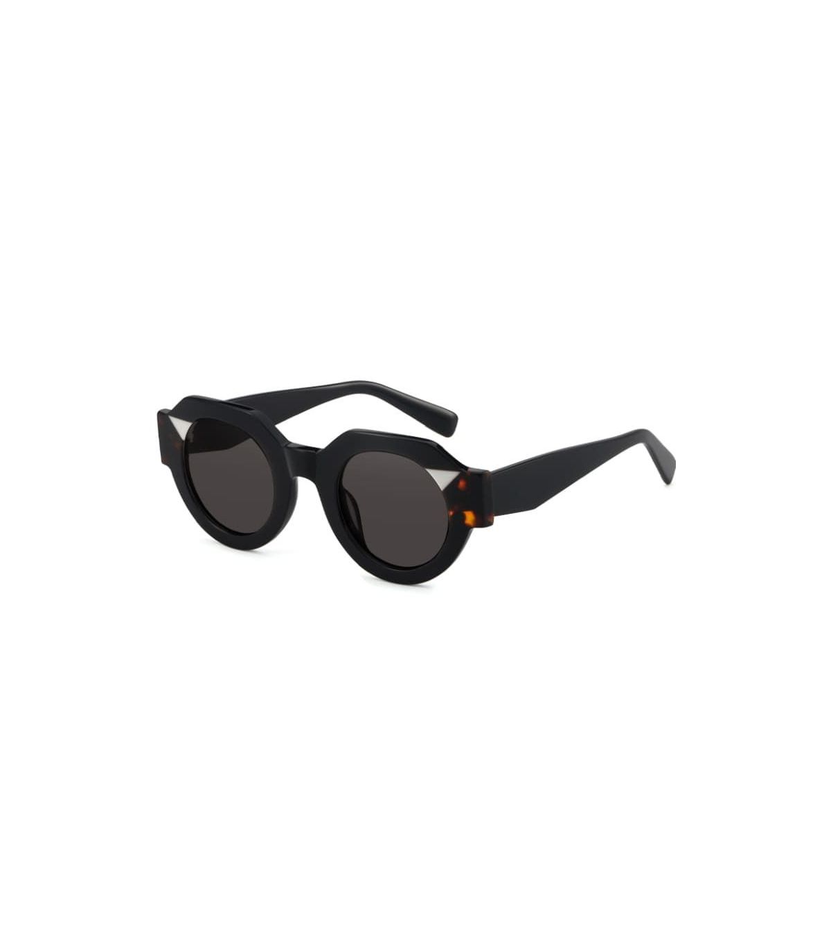 Gafas de sol polarizadas Ocean New Era 10 negras con lentes ahumadas para mujer.