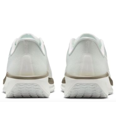 Nike Quest 6 Road | Espuma ComfiRide y pisada neutra